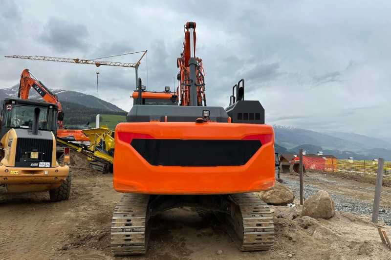OmecoHub - Immagine DOOSAN DX235NLC-5
